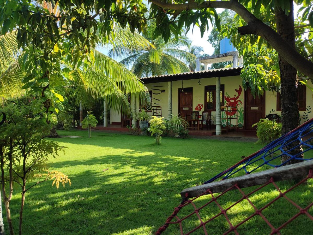 Lobster Inn Trincomalee Exterior photo