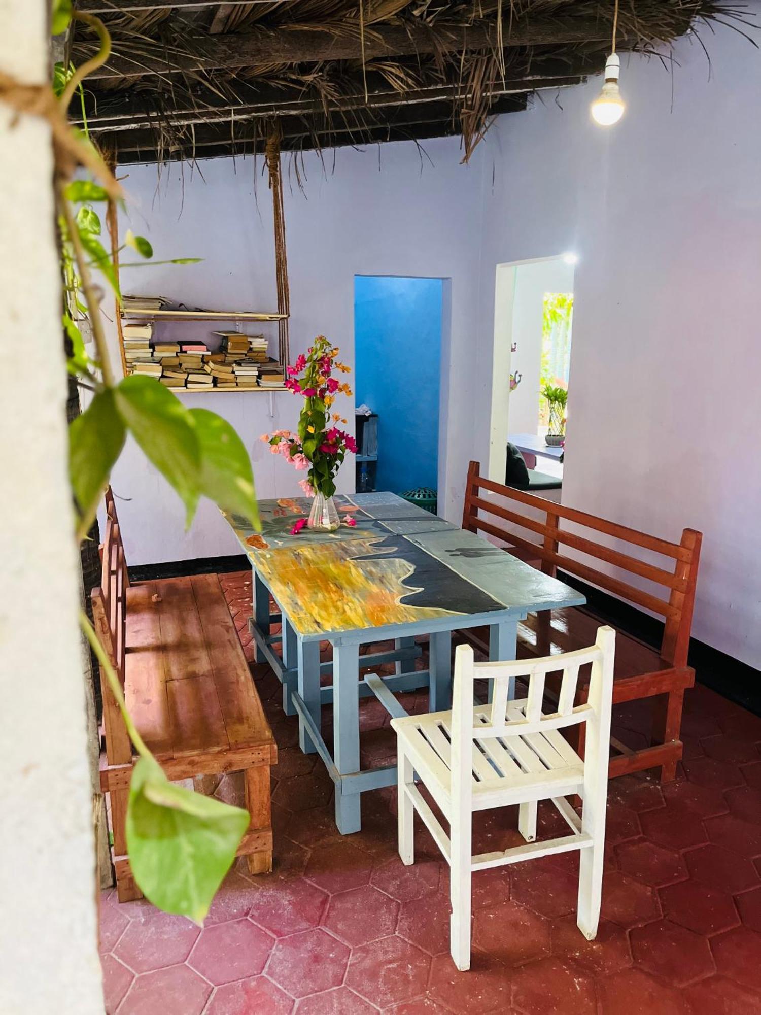Lobster Inn Trincomalee Exterior photo