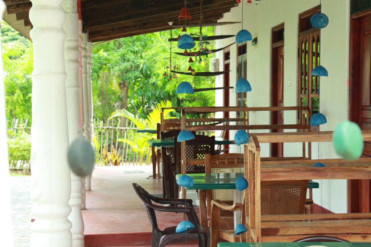 Lobster Inn Trincomalee Exterior photo