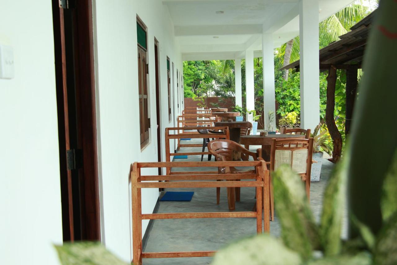 Lobster Inn Trincomalee Exterior photo